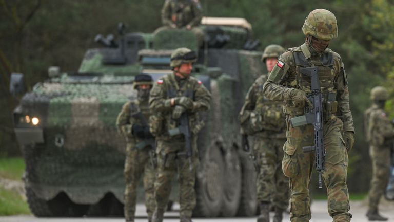 Több milliárdos amerikai hitelből korszerűsítheti a hadseregét Lengyelország