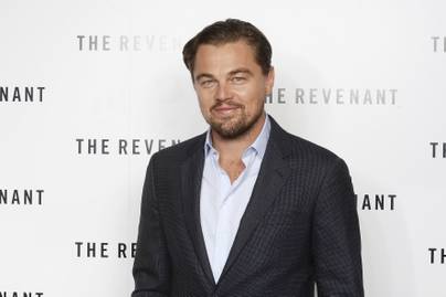 Leonardo DiCaprio párja melltartót sem húzott átlátszó felsője alá: a színész új szerelme vonzotta magára a tekinteteket
