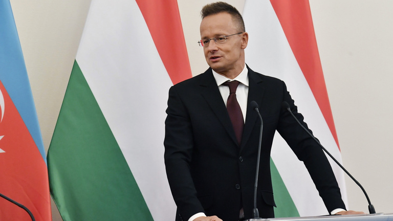Berágtak Szijjártó Péterre a szlovákok, akik szerint Magyarország beavatkozik a választásokba