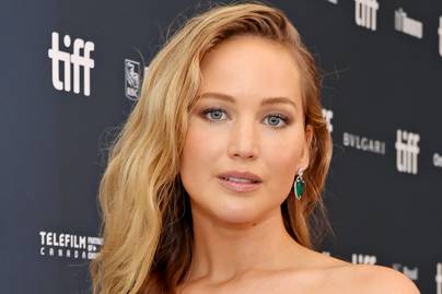 Jennifer Lawrence arcára rá sem ismernek rajongói: így jelent meg a párizsi divathéten