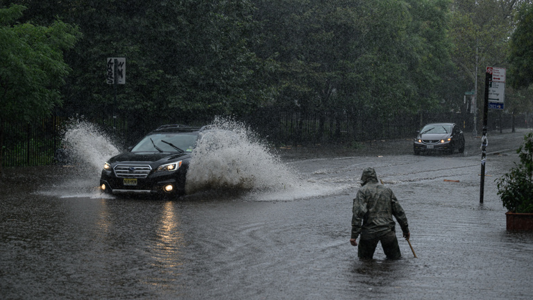 Rekordmennyiségű eső árasztotta el New Yorkot