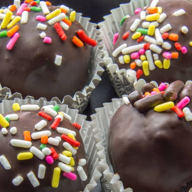 Csokis, rumos kekszgolyó: az utolsó pillanatban is elkészítheted