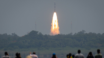 Hasít az űrben az indiai űrszonda