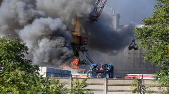 Tűz van Budapesten, kigyulladt egy hulladékfeldolgozó
