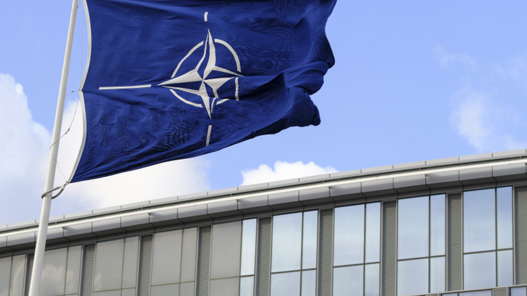 Tolvajok csapolták meg a NATO egyik vezetékrendszerét