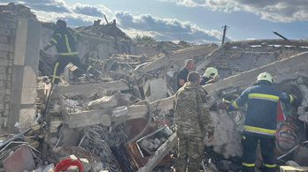 Rakéta talált el egy élelmiszerboltot Ukrajnában, átlépte az ötvenet a halottak száma