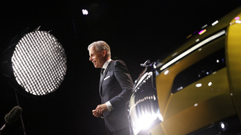 Nyugdíjba vonul a Rolls-Royce vezérigazgatója, a híres Torsten Müller-Ötvös