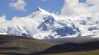 Meghalt két hegymászó, míg két másik eltűnt egy lavinában Tibetben