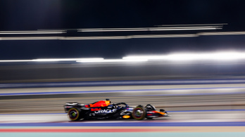 Verstappen már világbajnokként simán nyerte a villanyfényes Katari Nagydíjat