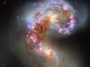 Elképesztő képet tettek közzé a Csáp-galaxisokról