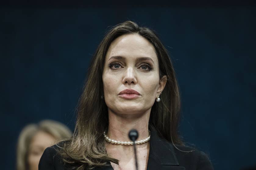Angelina Jolie új forgatási képei kiakasztották a rajongókat: emiatt háborognak