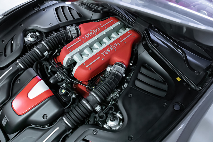 És ha már V12-esek: melyik széria Ferrariban volt a legnagyobb lökettérfogatú V12-es?