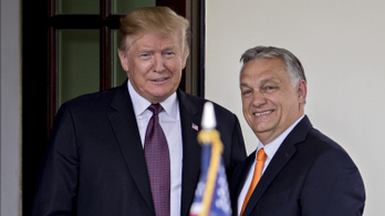 Donald Trump akkorát bókolt Orbán Viktornak, mint még senki