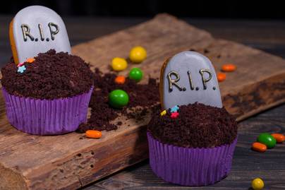 Étcsokis cupcake halloweeni dekorral: az utolsó morzsája is elfogy