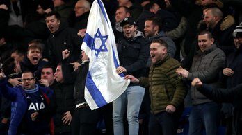 Az angolok az izraeli és a palesztin zászlókat is kitiltanák a stadionokból