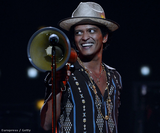 Az 5. helyezett Bruno Mars énekes, róla/tőle azért már hallottunk elég sok mindent. De nem biztos, hogy sokakban felmerült volna eddig, hogy a világ 10 legszexisebb férfija közé való
