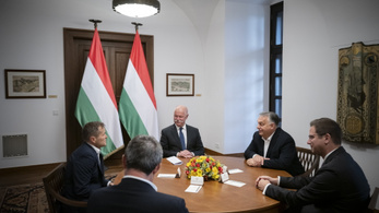 Orbán Viktor a Karmelita kolostorban fogadta Krausz Ferencet