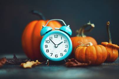 Közeledik az őszi óraátállítás: mikor esedékes, és merre kell állítani az órát?