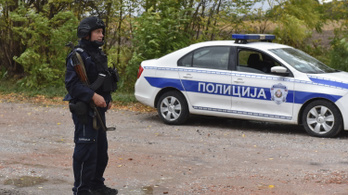 Fokozódik a feszültség, több száz szerb rendőr vonult ki a szerb–magyar határra