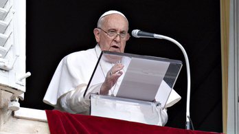 Ferenc pápa: A világ most nagyon sötét órát él át