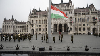 Nem lesz egyszerű a közlekedés szombaton Budapest belvárosában