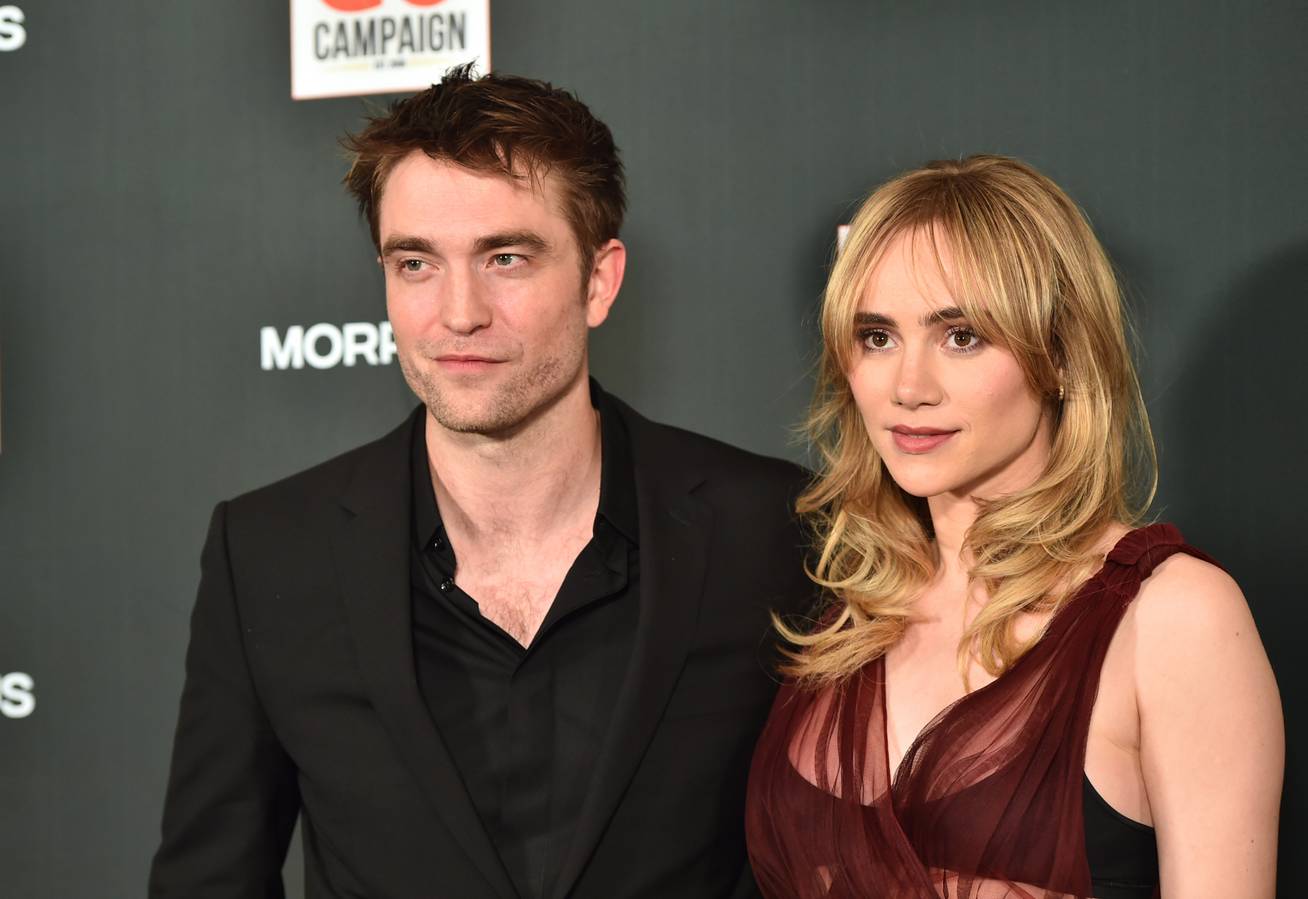 Robert Pattinson párja terhes