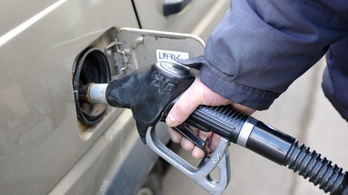 Több milliárd forintot bukhatnak a független benzinkutak az extraprofitadó miatt
