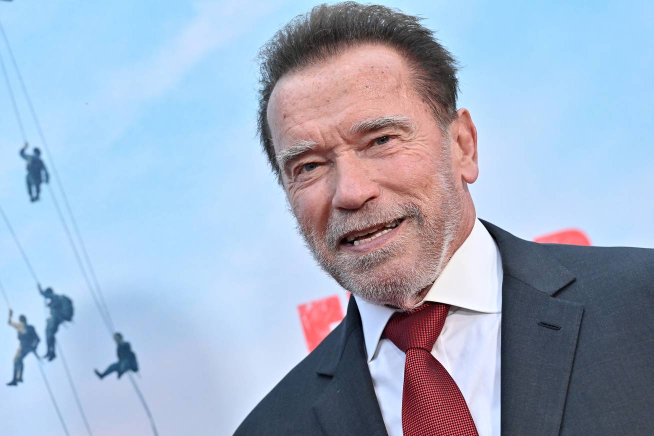 Arnold Schwarzeneggert barátnője megcsalás