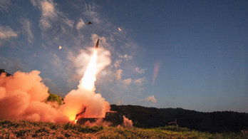 Észak-Korea bombazáporral fenyegette meg Dél-Koreát