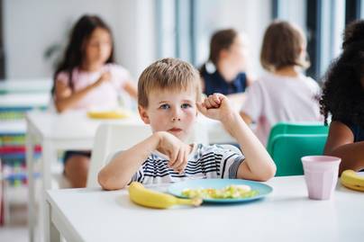 Ezt eszik a dán és ezt a magyar gyerekek az iskolai menzán - Ebédkörkép a világból