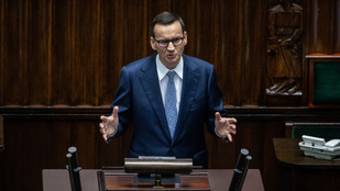 Négy héte maradt a lengyel miniszterelnöknek, hogy megtartsa a hatalmát