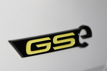 Kemény prémium lapul a GSe logó mögött, hiszen Opel Grandlandot technikailag lehet kapni tízmillió forintnál kevesebbért is.