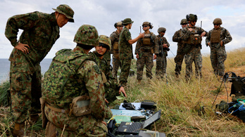 Az amerikai tengerészgyalogosok Okinavánál állítanak fel part menti egységet a szigetek védelmére
