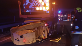Brutálisan letarolták a Magyar Közút egyik munkagépét az M0-s autóúton