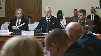 Számháború tört ki a Honvédelmi Bizottság ülésén