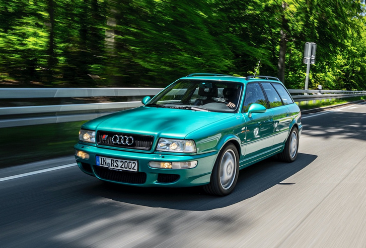 Mikor gyártották le az első Audi RS2-t?