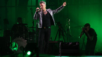 Meghalt Robbie Williams rajongója, aki elesett az énekes koncertjén