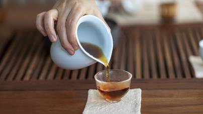 A tradicionális kínai teafélében rengeteg bioaktív, gyulladáscsökkentő vegyület található, amelyek jótékonyan hatnak az agyműködésre.