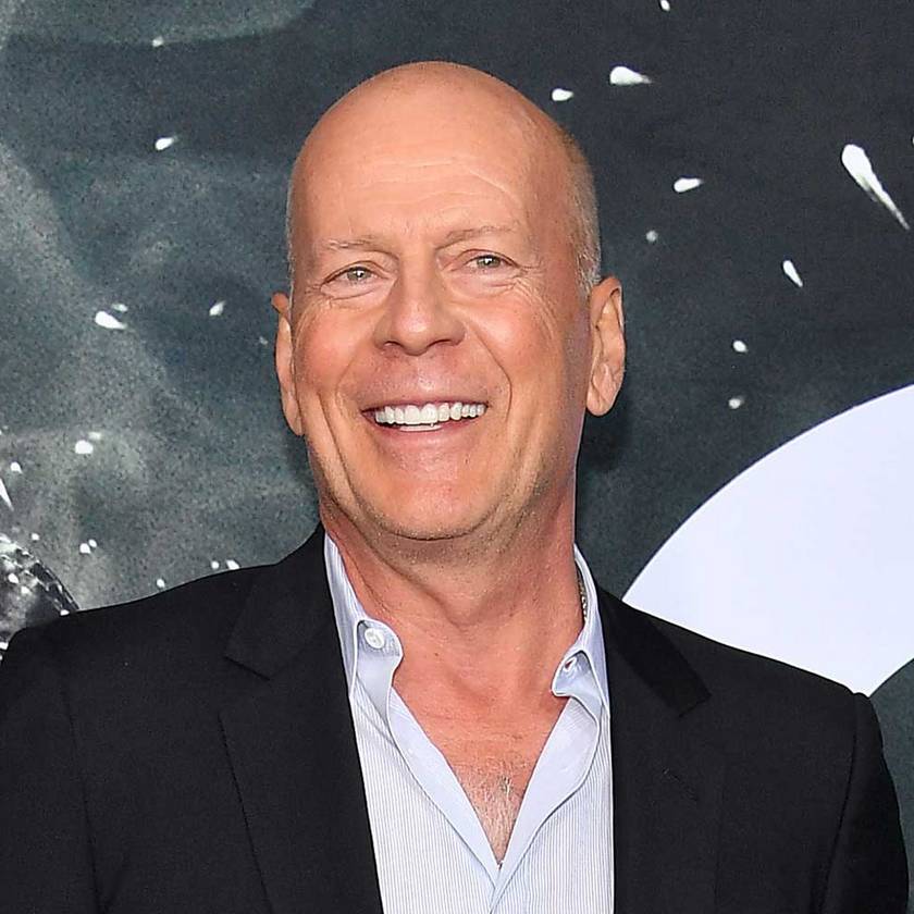 A gyógyíthatatlan beteg Bruce Willis friss fotón a családjával: hónapok óta nem mutatkozott