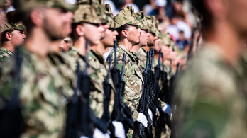Egy friss kutatás szerint a magyarok háromnegyede kevesli a katonák bérét
