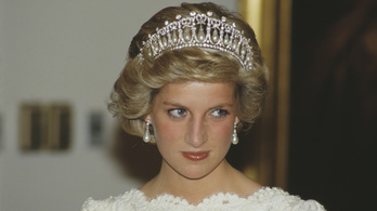 Több mint 100 millió forintért bocsátják árverésre Diana hercegné ruháit