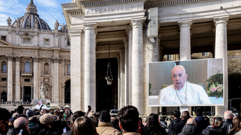 Ferenc pápa betegség miatt nem tudta elmondani a vasárnapi imát a Szent Péter téren