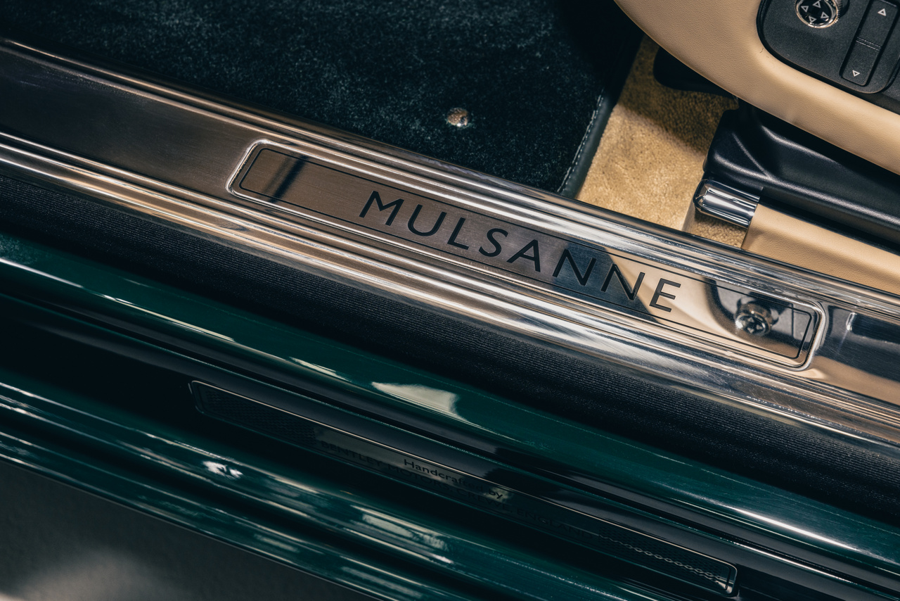 Mióta nincs Mulsanne, a Flying Spur a Bentley csúcsmodellje.Abban is lehetnek ilyen vastag gyapjúkárpitok.