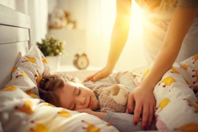 3 hatékony, mégis gyengéd gyerekébresztő módszer álmos reggelekre - Így senki nem lesz feszült