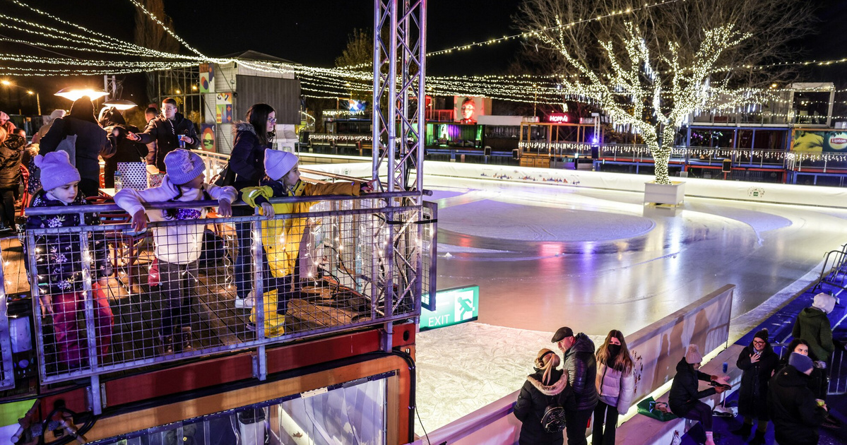 Budapest Park Ice World Opening Weekend
