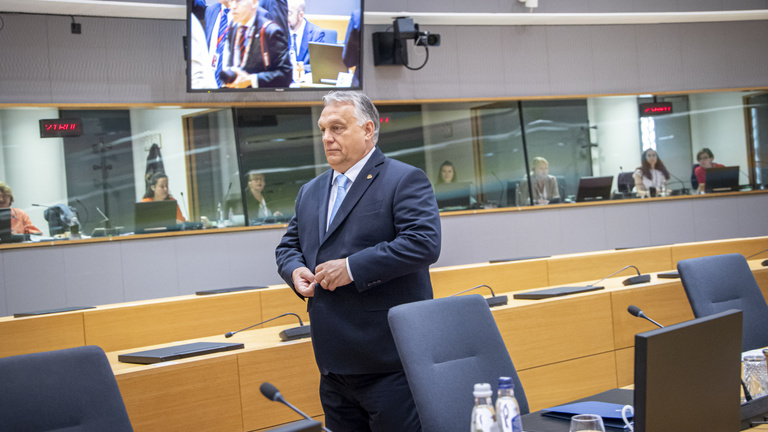 Politico: Orbán Viktor az ukrajnai támogatás blokkolásával szétzilálhatja az uniót