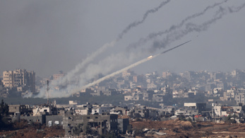 Széles körű offenzívát indíthat Izrael, már több száz halottról jelentettek