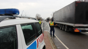 Teljesen lezárhatták a záhonyi határátkelőt az ukrán teherautók előtt