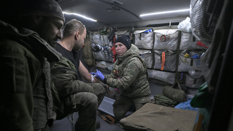 Kritikus helyzetben van Kijev, a NATO szerint a tél csak ront a felálláson