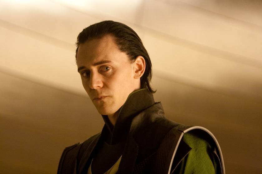 Ő a Marvel-filmek Lokijának menyasszonya: Tom Hiddlestonnak már gyereke is van tőle